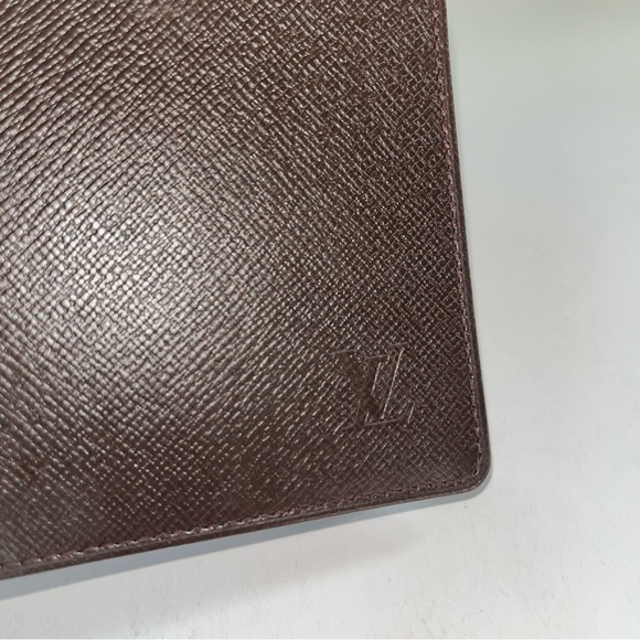 Louis Vuitton Brown ID / Card Holder Cross Grain Leather EUC - Picture 2 of 12